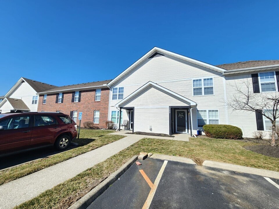 5598 Cypress Chase in Columbus, OH - Foto de edificio