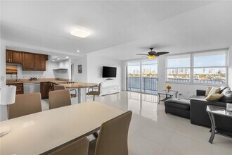 16570 NE 26th Ave in North Miami Beach, FL - Building Photo - Building Photo