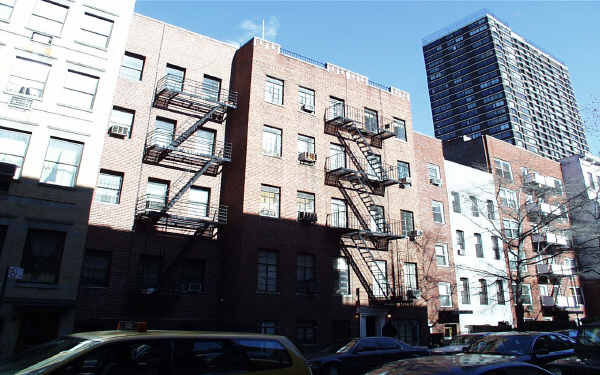 237 E 33rd St in New York, NY - Building Photo - Building Photo