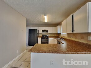 5730 Wellborn Creek Dr, Unit 3R in Lithonia, GA - Building Photo - Building Photo