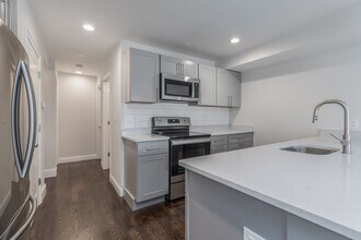 3 Warwick St, Unit 1 in Boston, MA - Building Photo - Building Photo