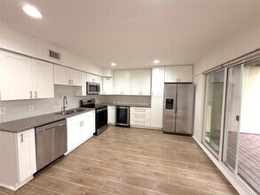 4723 Aftonshire Dr in Houston, TX - Building Photo - Building Photo