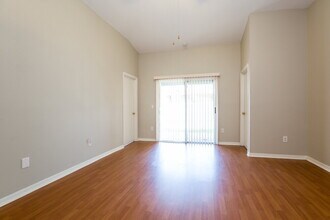 3146 Pine Top Dr in Valrico, FL - Building Photo - Building Photo