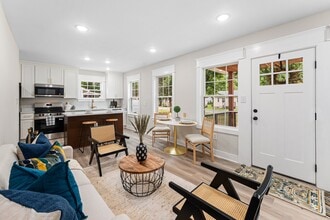 9 E Berry St in Sandston, VA - Building Photo - Building Photo