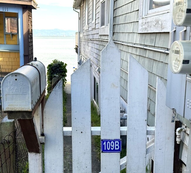 109 Bridgeway in Sausalito, CA - Building Photo - Building Photo