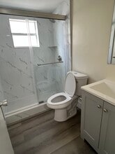 1747 Rodman St, Unit 206 in Hollywood, FL - Building Photo - Building Photo