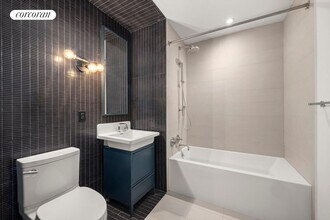 54 Noll St in Brooklyn, NY - Foto de edificio - Building Photo