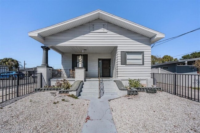 property at 2319 W Aileen St