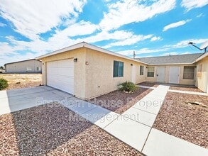 1700 Sycamore Ave in Pahrump, NV - Building Photo - Building Photo