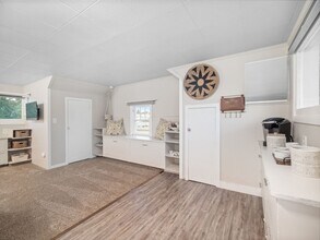 9016 E Frederick Ave in Millwood, WA - Building Photo - Building Photo