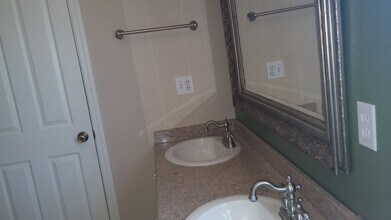 3008 Barnes Way in Klamath Falls, OR - Building Photo - Building Photo