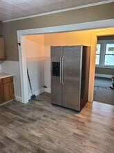 102 W Arlington St in Waterloo, IA - Building Photo - Building Photo