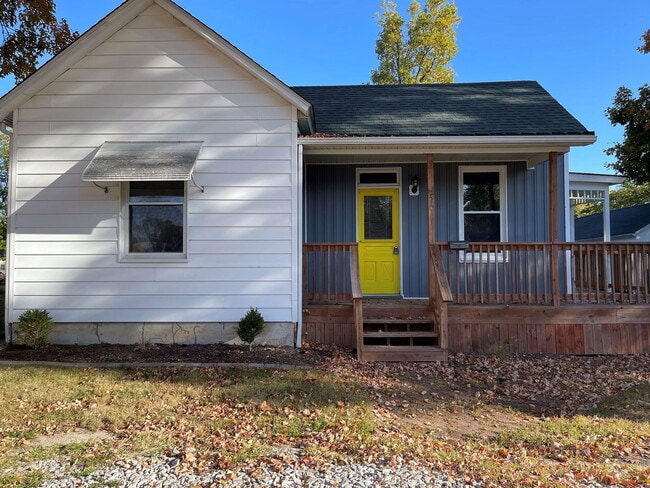 226 E High St in Troy, IL - Building Photo - Building Photo