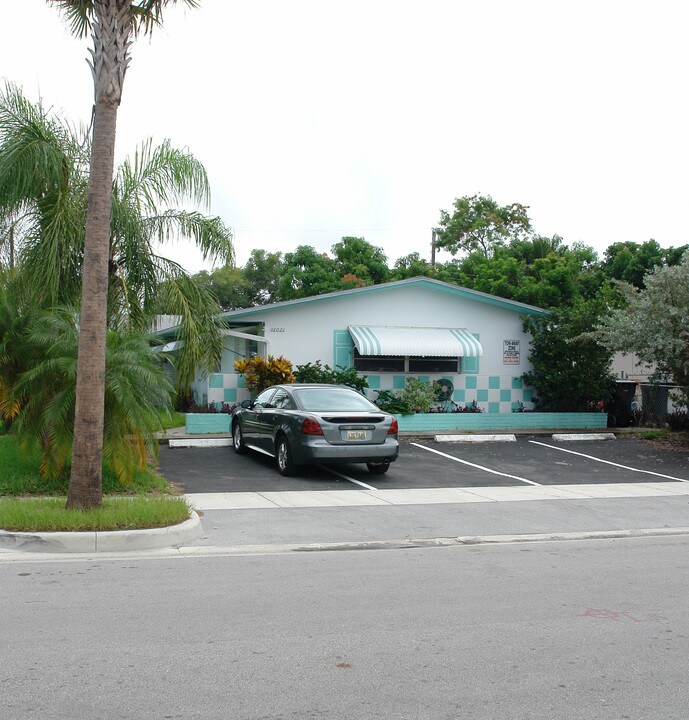 16021 NE 19 Ct in Miami, FL - Building Photo