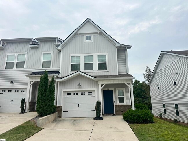 property at 19 Jaycee Ct