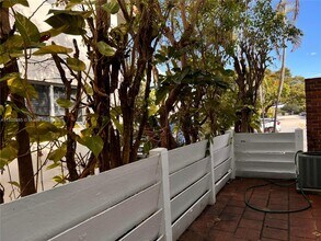3130 S Le Jeune Rd-Unit -3132-U in Coral Gables, FL - Building Photo - Building Photo