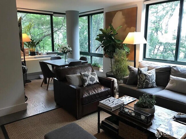 99 Battery Pl in New York, NY - Building Photo - Building Photo