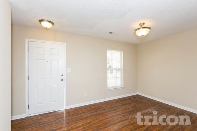 3323 Mazen Ct in Charlotte, NC - Foto de edificio - Building Photo