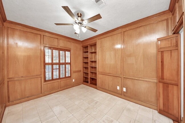 property at 15919 Lake Lodge Dr