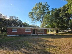 4303 Pippin Rd in Plant City, FL - Building Photo - Building Photo