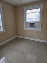 547 W 4th St in West Palm Beach, FL - Building Photo - Building Photo