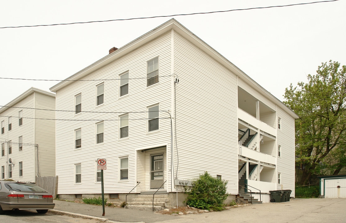 33 Schuyler St in Manchester, NH - Building Photo