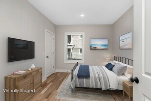 610 4th St NW, Unit #2 in Grand Rapids, MI - Building Photo