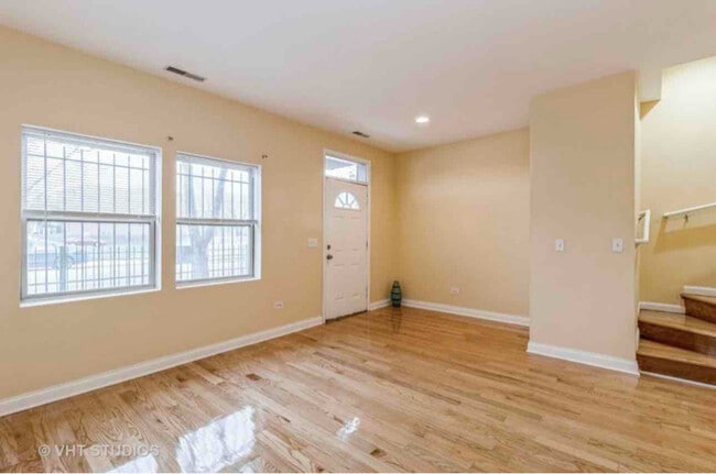 709 S Kedzie Ave in Chicago, IL - Building Photo - Building Photo
