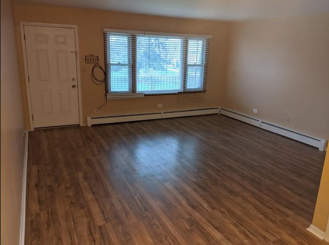 1101 Holiday Ln, Unit 18 in Des Plaines, IL - Foto de edificio - Building Photo