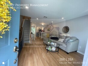 40 Manorwood Dr in Branford, CT - Building Photo - Building Photo