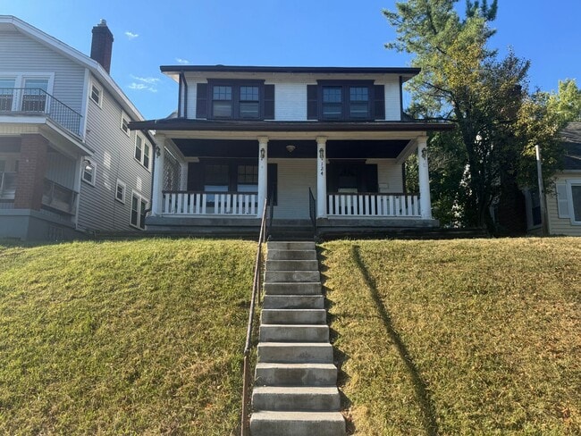 property at 124 Pointview Ave