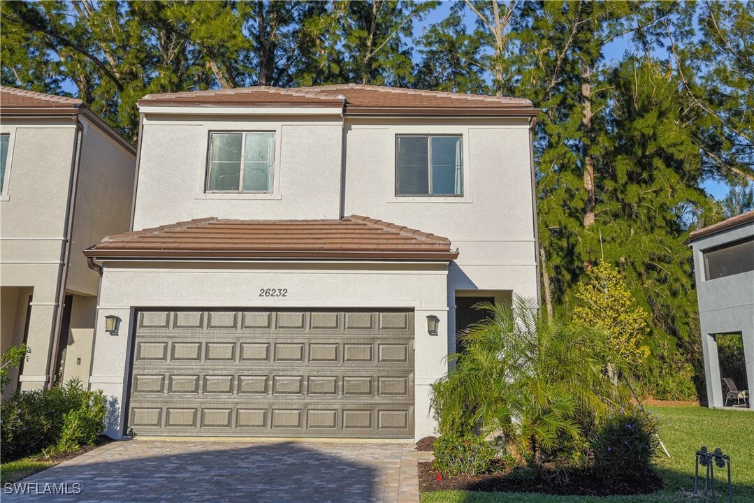 26232 Bonita Fairways Blvd in Bonita Springs, FL - Building Photo