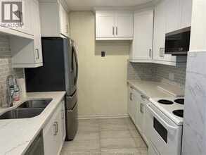 11836 Dove Ln in Windsor, ON - Building Photo - Building Photo