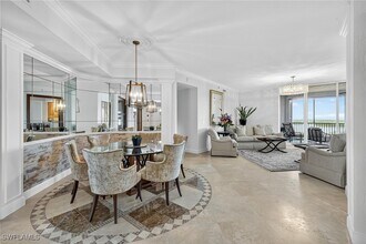 285 Grande Way in Naples, FL - Building Photo - Building Photo