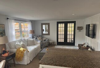 3 Sylvan Cir, Unit 1 in Cape Neddick, ME - Building Photo - Building Photo