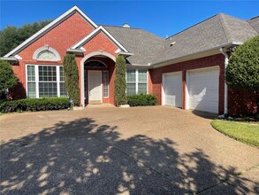 716 Ticonderoga Dr in Denton, TX - Foto de edificio - Building Photo