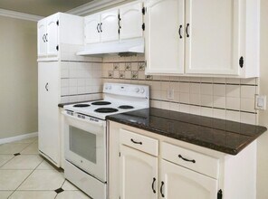 7485 Loma Verde Way in Sacramento, CA - Building Photo - Building Photo