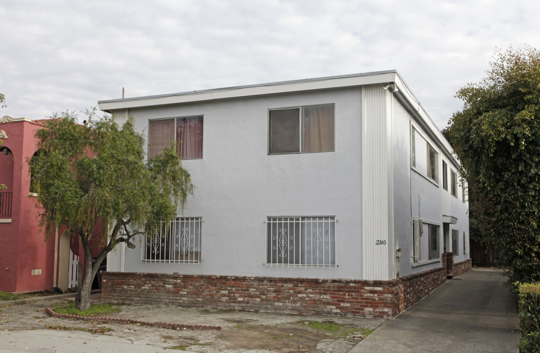 2240 Coolidge Ave in Oakland, CA - Building Photo