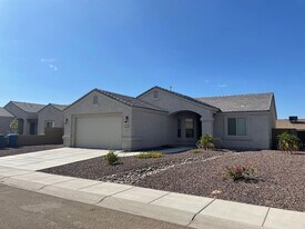 10138 E 38th Ln in Yuma, AZ - Building Photo