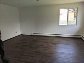 1134 9th Ave W, Unit 1126 in Columbia Falls, MT - Foto de edificio - Building Photo