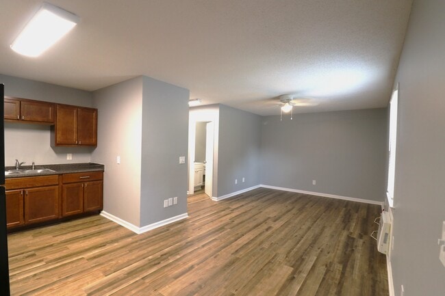 107 N 9th St, Unit 107 in Sanford, NC - Building Photo - Building Photo