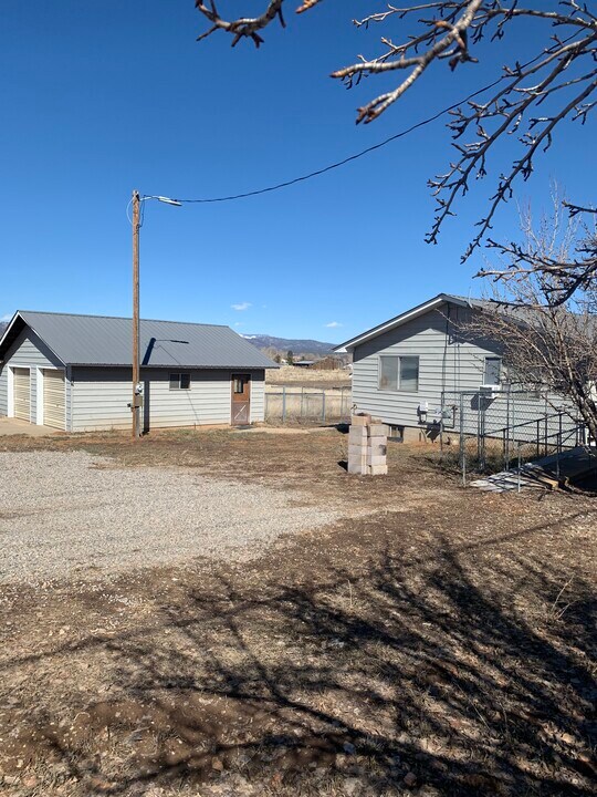 2267 Co Rd 220 in Durango, CO - Building Photo