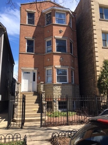 3733 N Janssen Ave in Chicago, IL - Building Photo