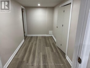 39 Upper Canada Ct in Halton Hills, ON - Building Photo - Building Photo