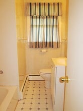 32 Cranberry Rd in Bourne, MA - Building Photo - Building Photo