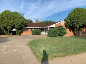 1106 La Paloma St in Amarillo, TX - Building Photo - Building Photo