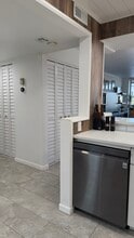 651 Seaview Ct in Marco Island, FL - Building Photo - Building Photo