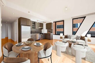 123 Melrose St, Unit 817 in Brooklyn, NY - Foto de edificio - Building Photo