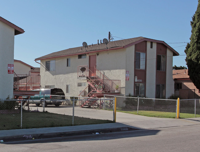 6014-6030 Gifford Ave in Huntington Park, CA - Building Photo - Building Photo