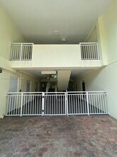 260 Sunrise Dr in Key Biscayne, FL - Building Photo - Building Photo